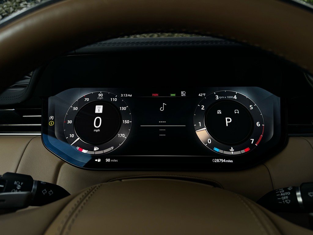 Certified 2023 Land Rover Range Rover SE image 12