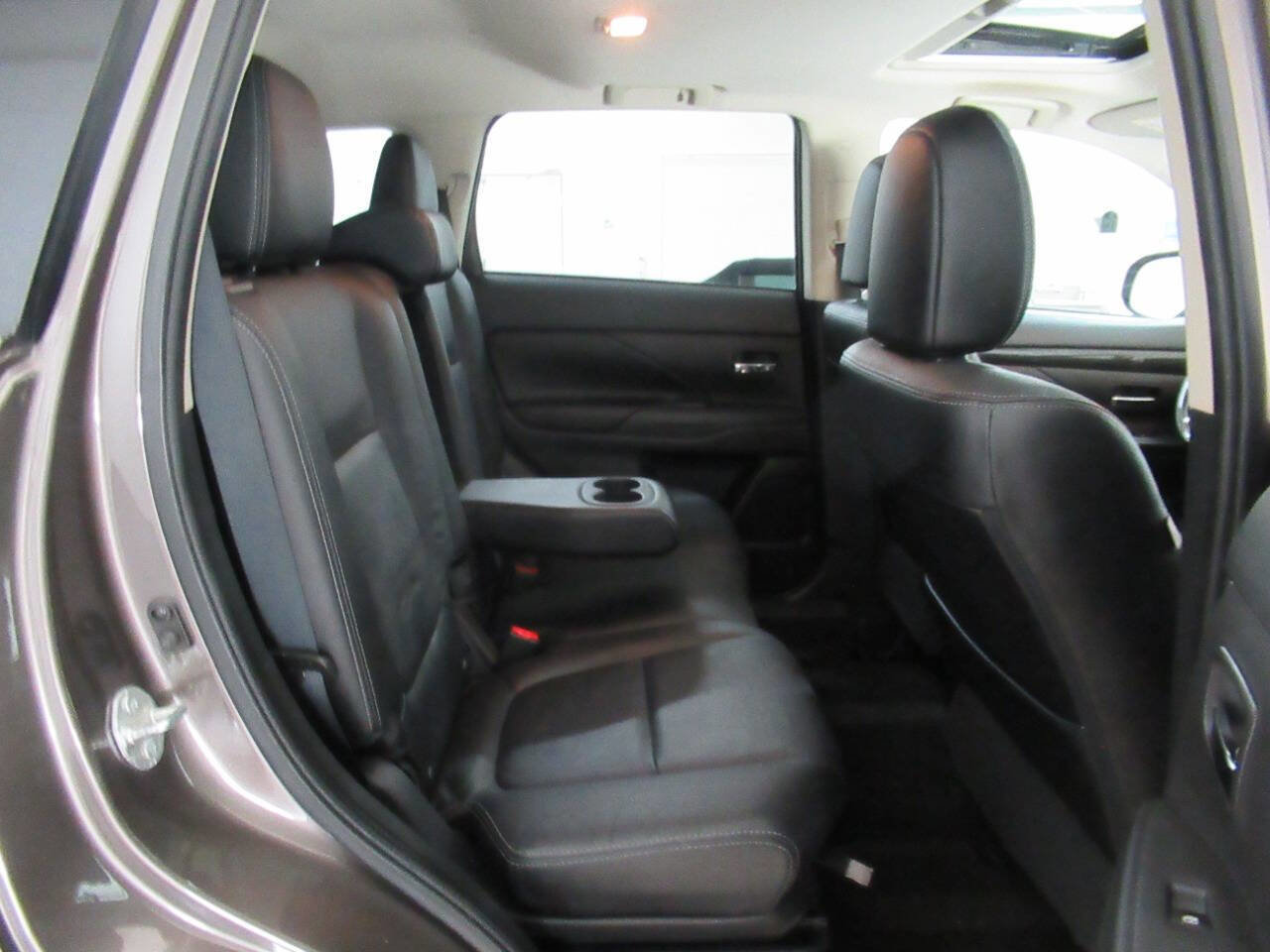 Used 2016 Mitsubishi Outlander GT image 20