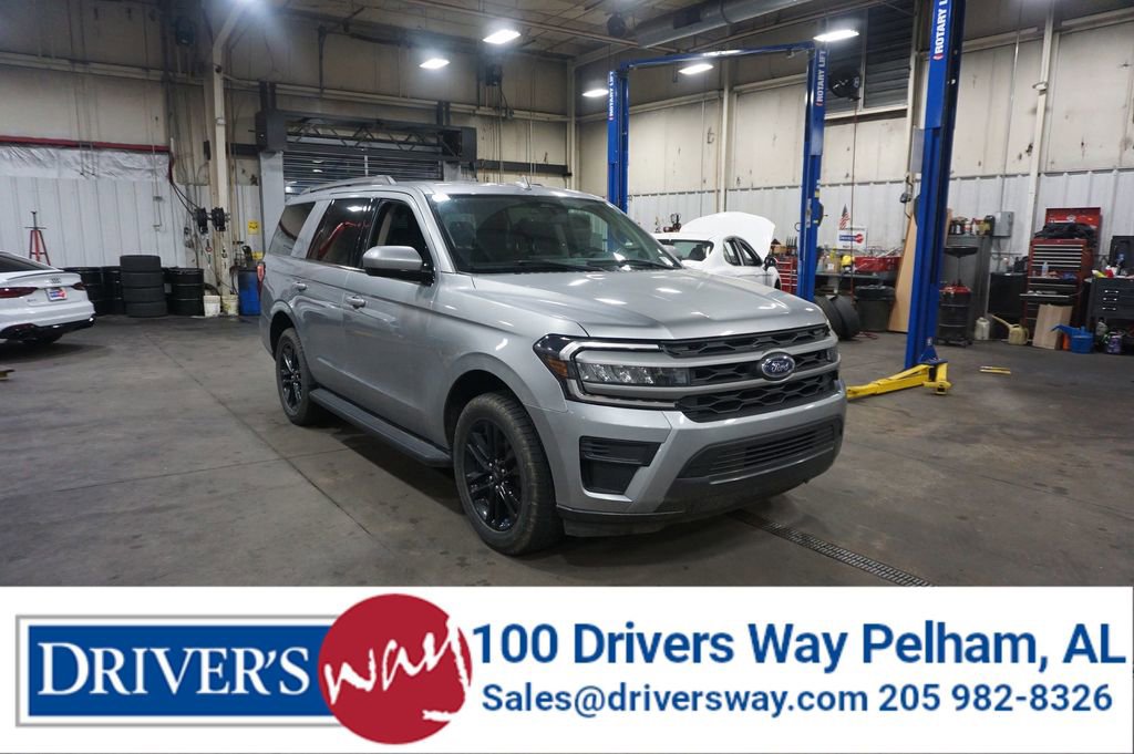 Used 2024 Ford Expedition XLT RWD image 1