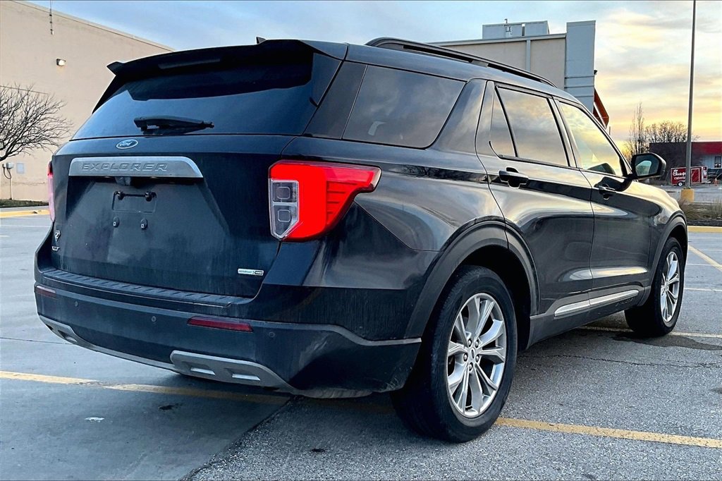 Used 2020 Ford Explorer XLT w/ Equipment Group 202A image 6