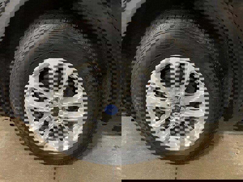 Used 2020 Ford Escape SE image 21