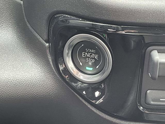 Certified 2025 GMC Sierra 1500 SLT image 24