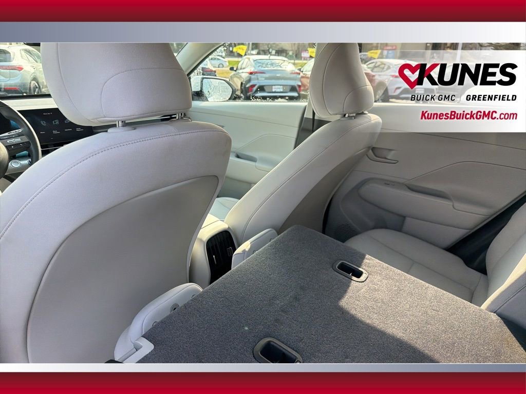 Used 2025 Hyundai Kona SEL image 37