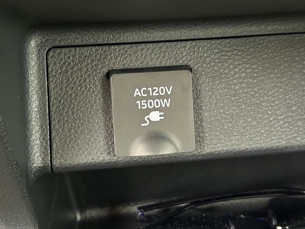 Used 2026 Toyota Sienna Limited image 25