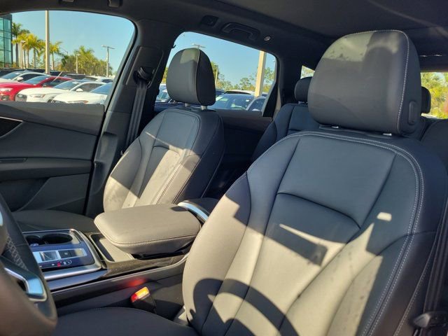 Certified 2025 Audi Q7 2.0T Premium w/ Convenience Plus Package image 18