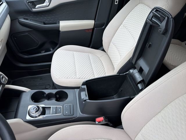 Used 2020 Ford Escape SE image 22