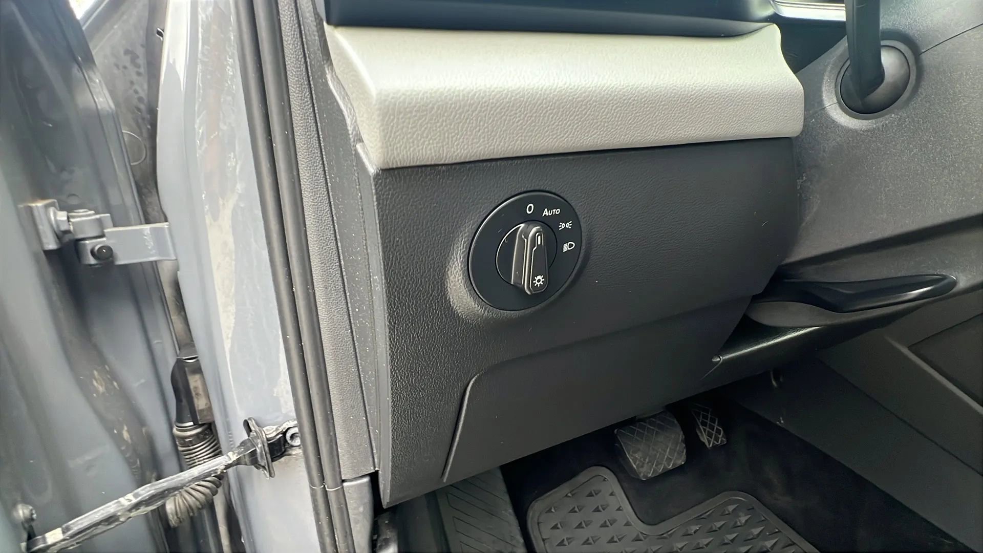 Used 2022 Volkswagen Taos SE image 24