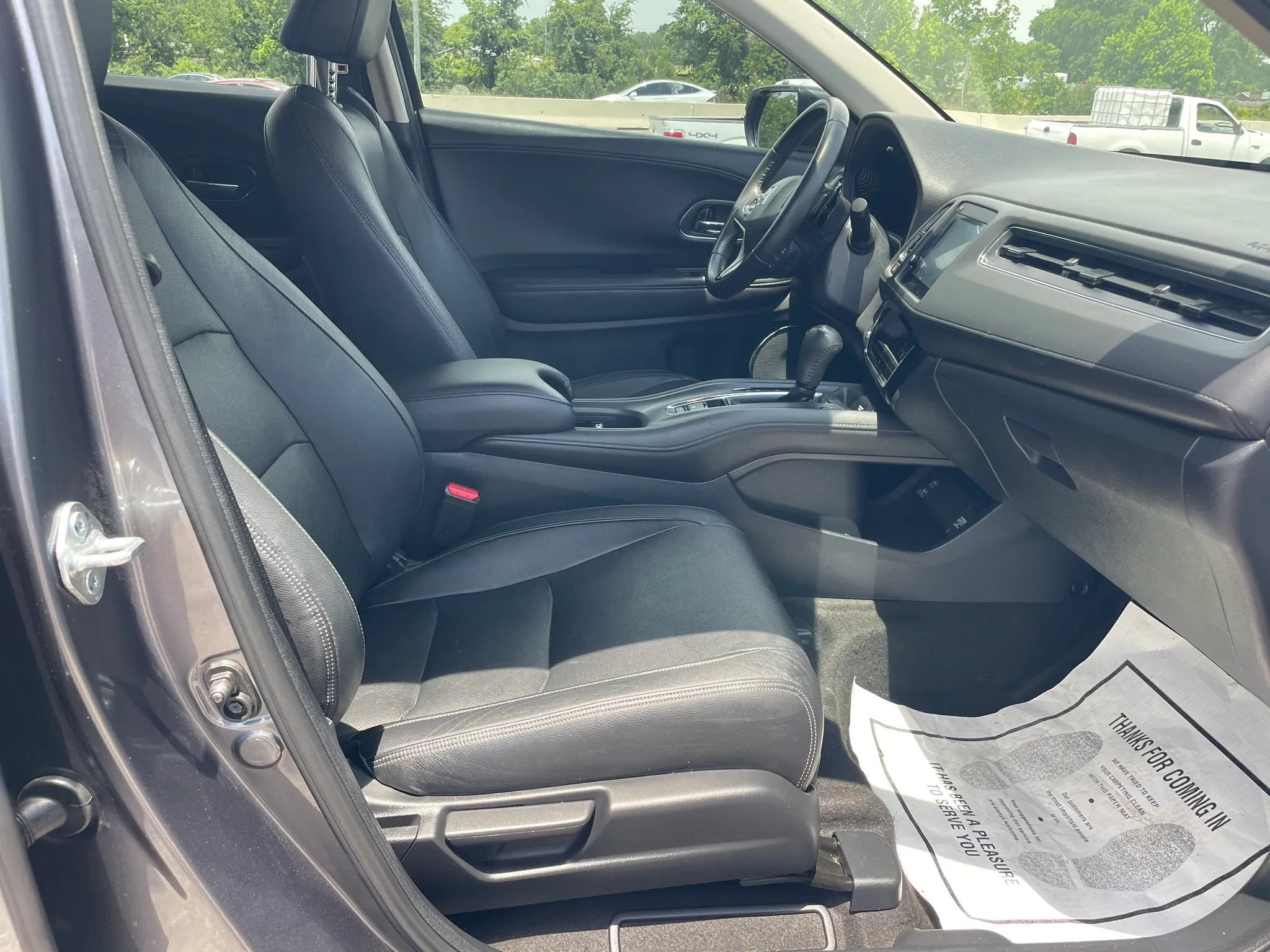 Used 2022 Honda HR-V EX-L image 10