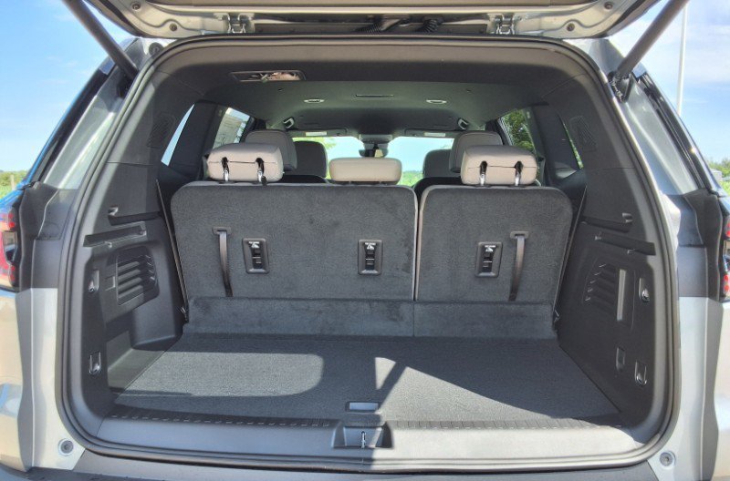 New 2026 GMC Acadia Elevation w/ Elevation Premium Package AWD/4WD image 9