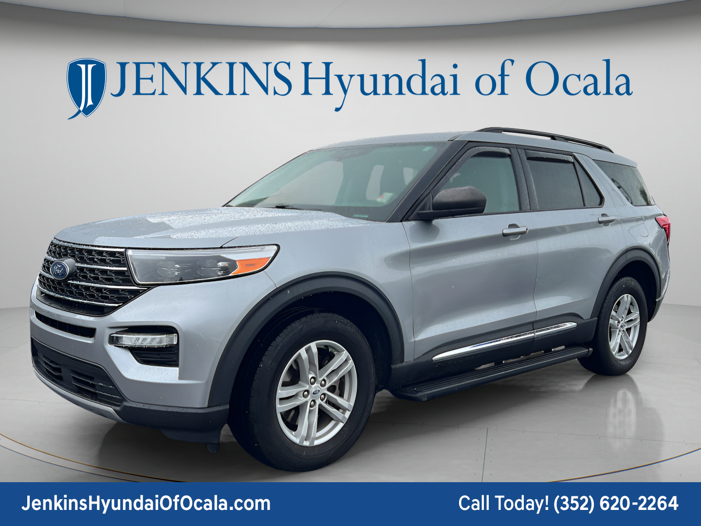 Used 2023 Ford Explorer XLT w/ Equipment Group 202A AWD/4WD image 7