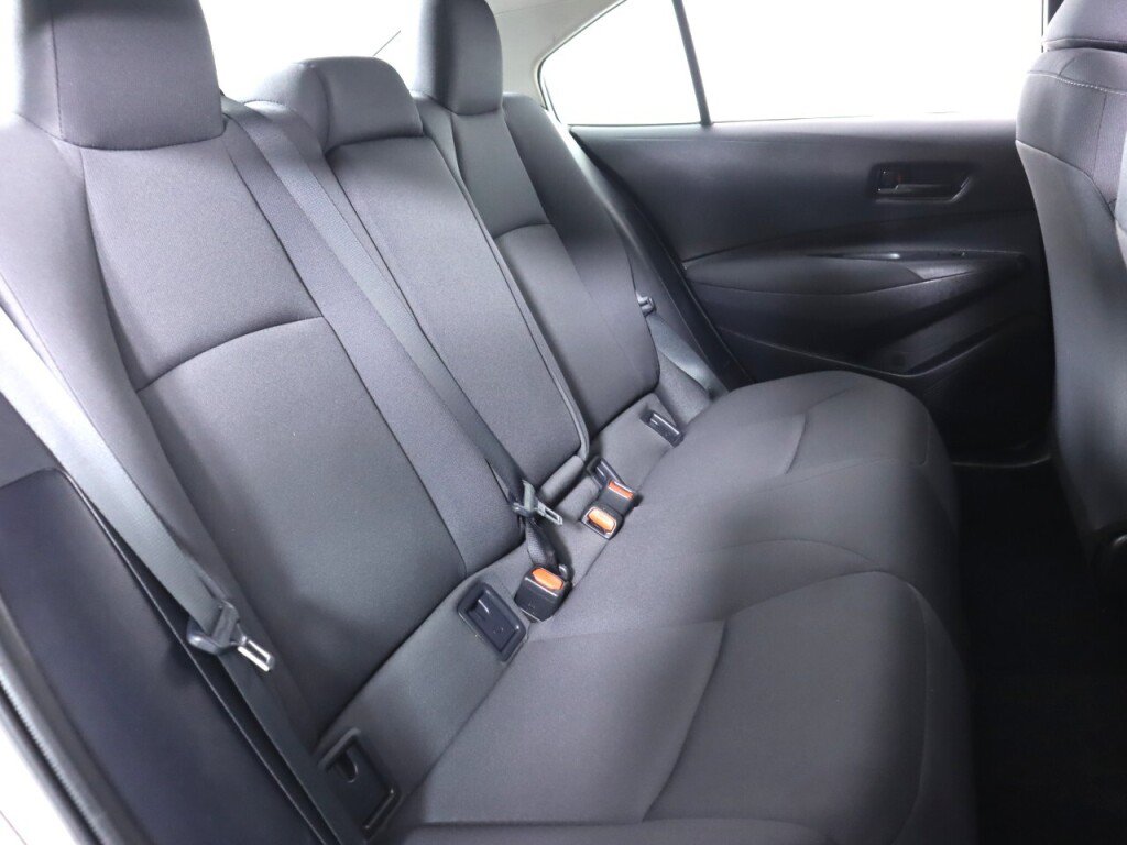 Used 2025 Toyota Corolla LE FWD image 31