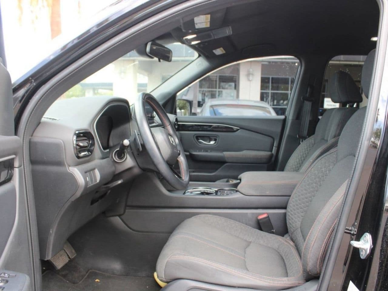 Used 2024 Honda Pilot Sport image 15