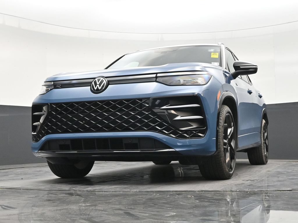 Used 2026 Volkswagen Tiguan SE R-Line FWD image 26