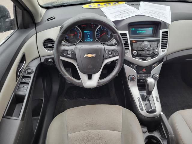 Used 2013 Chevrolet Cruze LT image 11