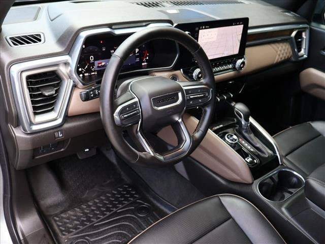 Used 2025 GMC Canyon Denali AWD/4WD image 10