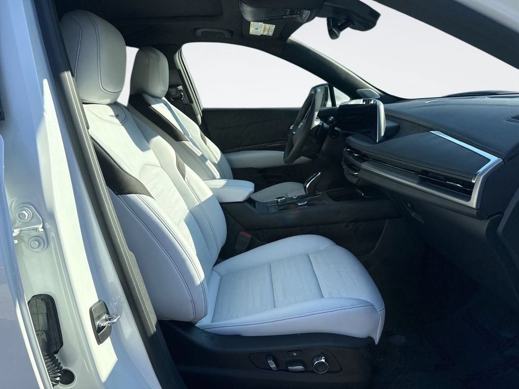 Used 2024 Cadillac XT4 Sport FWD image 25