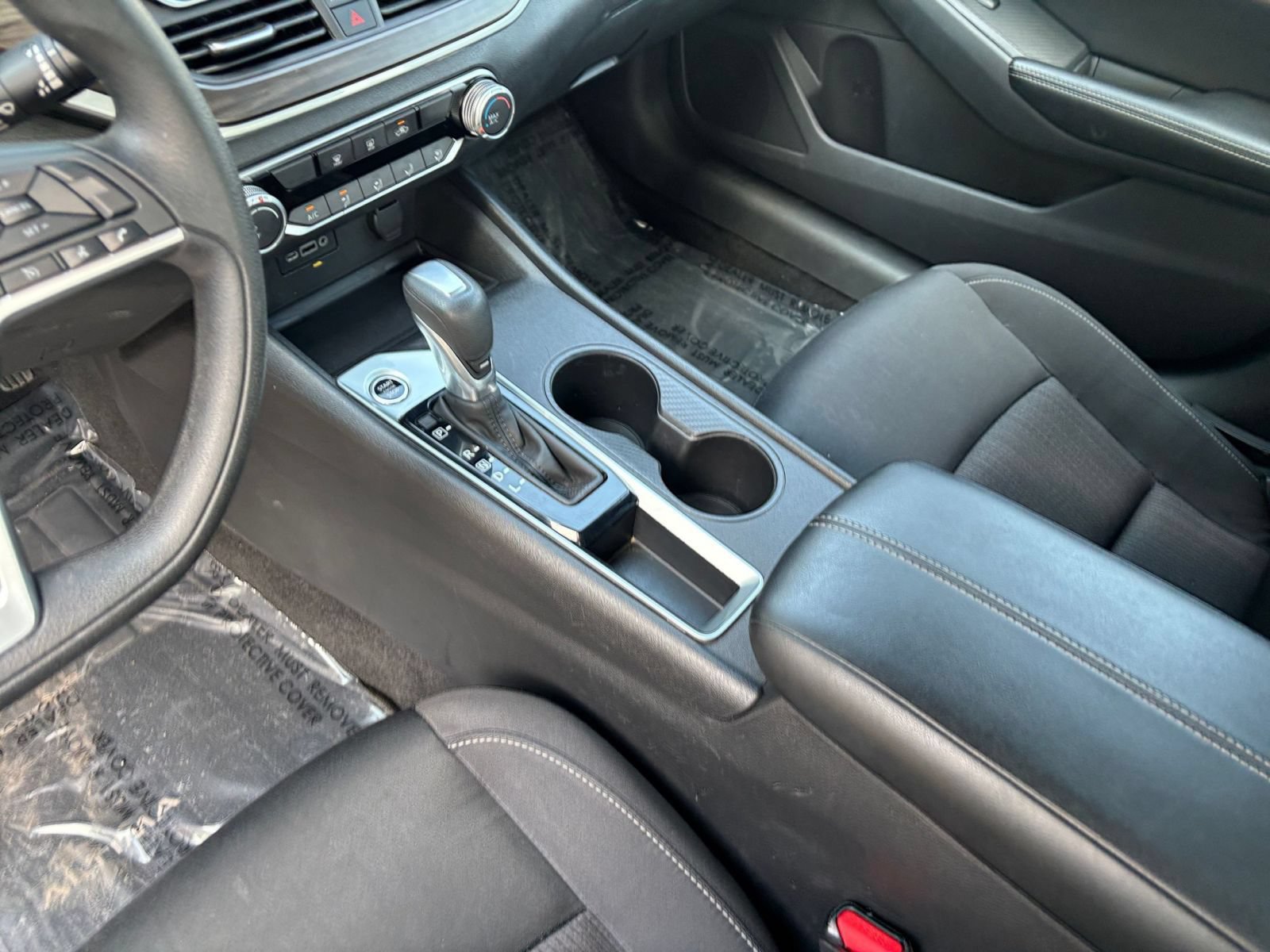 Used 2025 Nissan Altima 2.5 SV FWD image 42
