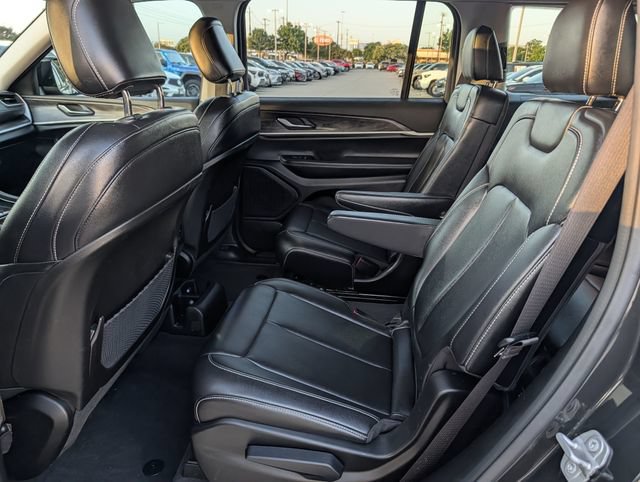 Used 2023 Jeep Grand Cherokee L Limited AWD/4WD image 27