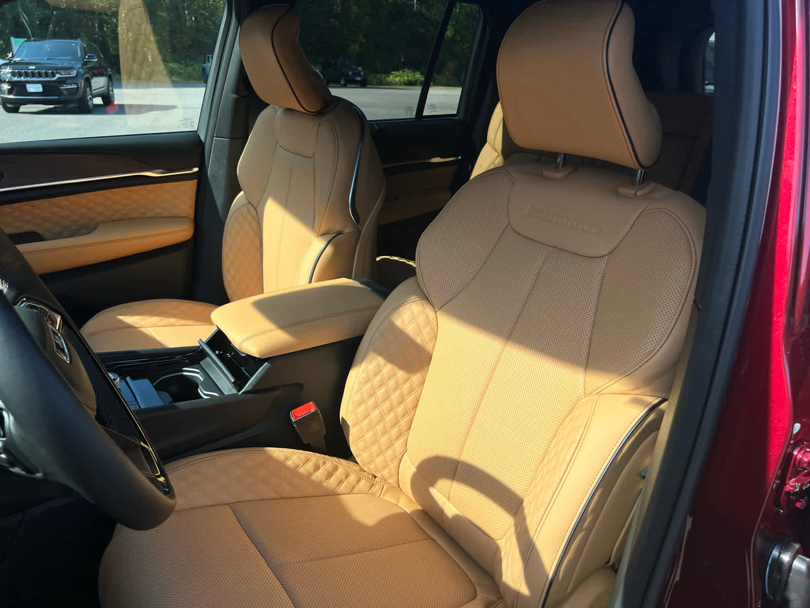 New 2025 Jeep Grand Cherokee Summit image 14