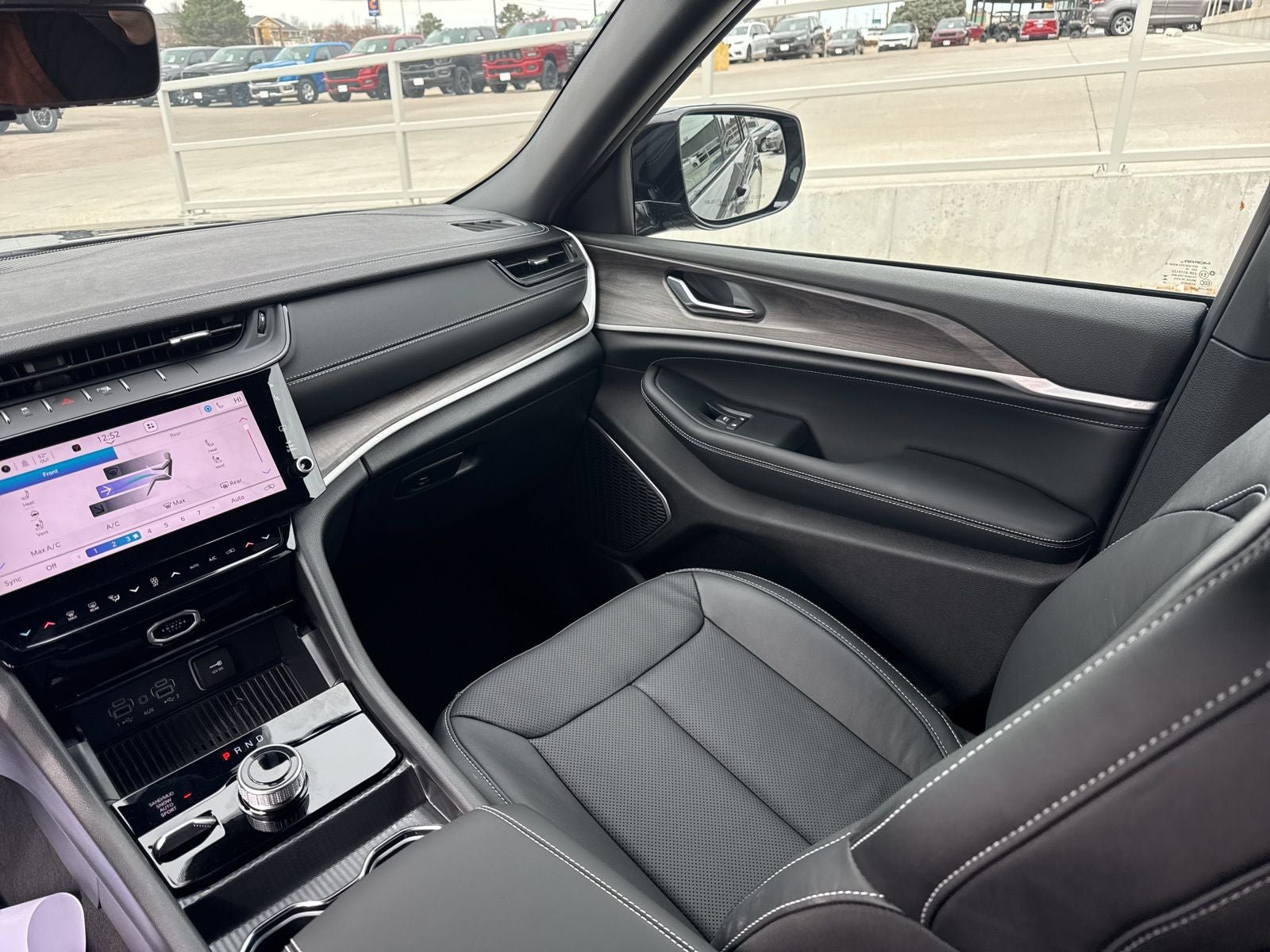 New 2026 Jeep Grand Cherokee L Limited AWD/4WD image 30