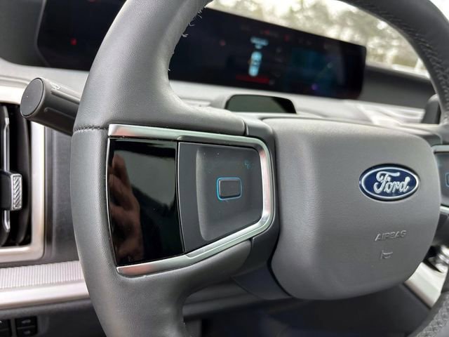 Used 2025 Ford Expedition Active image 21