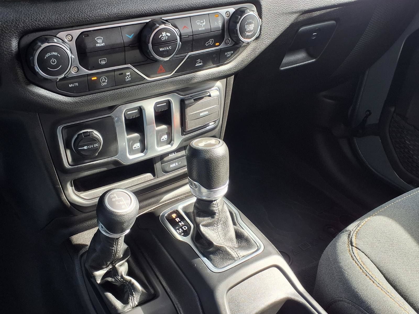 Used 2024 Jeep Wrangler Sport AWD/4WD image 25