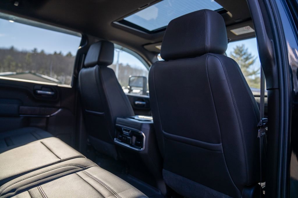 Used 2021 GMC Sierra 3500 Denali w/ Denali Black Diamond Edition image 17