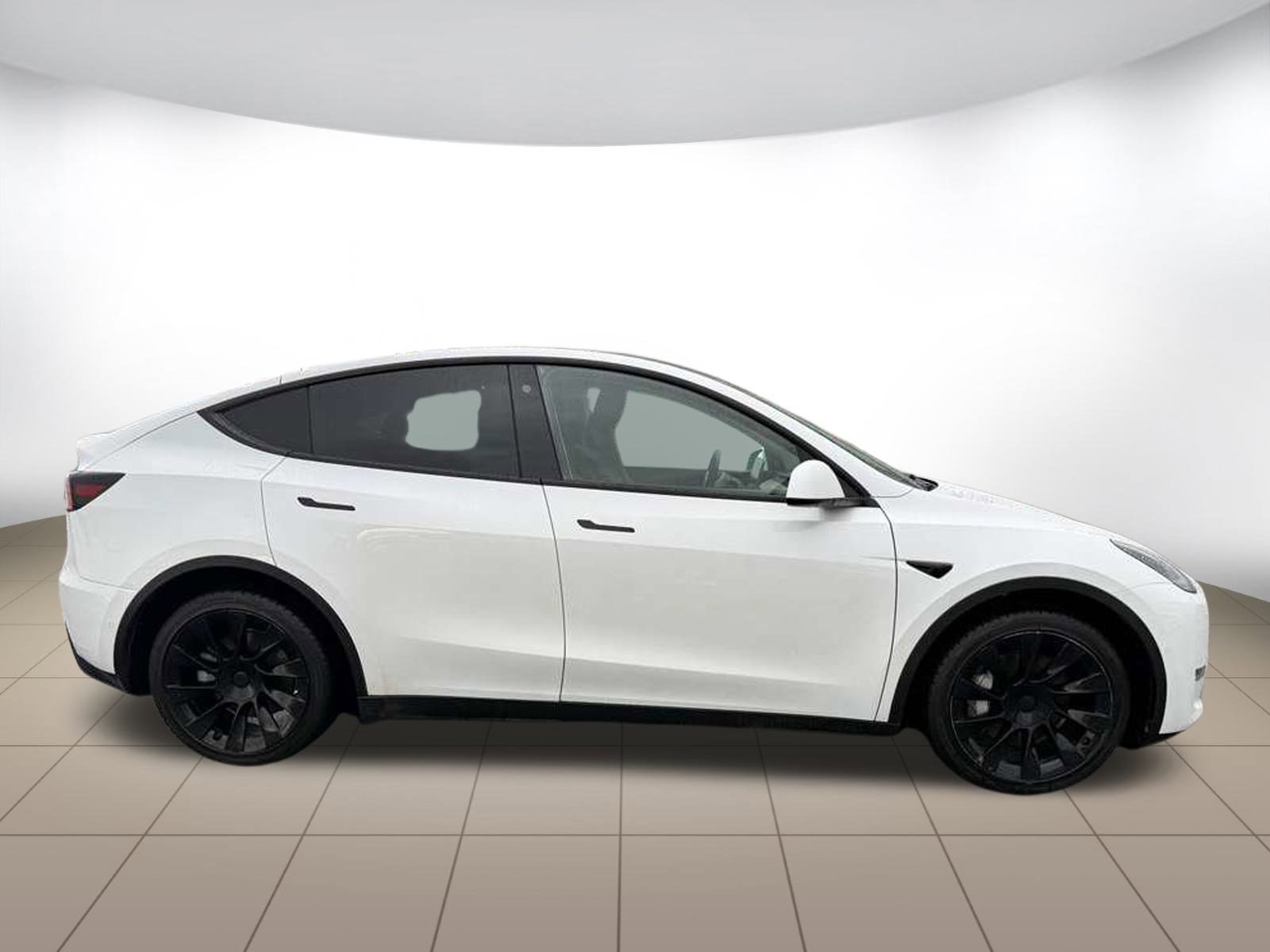 Used 2021 Tesla Model Y Long Range image 8