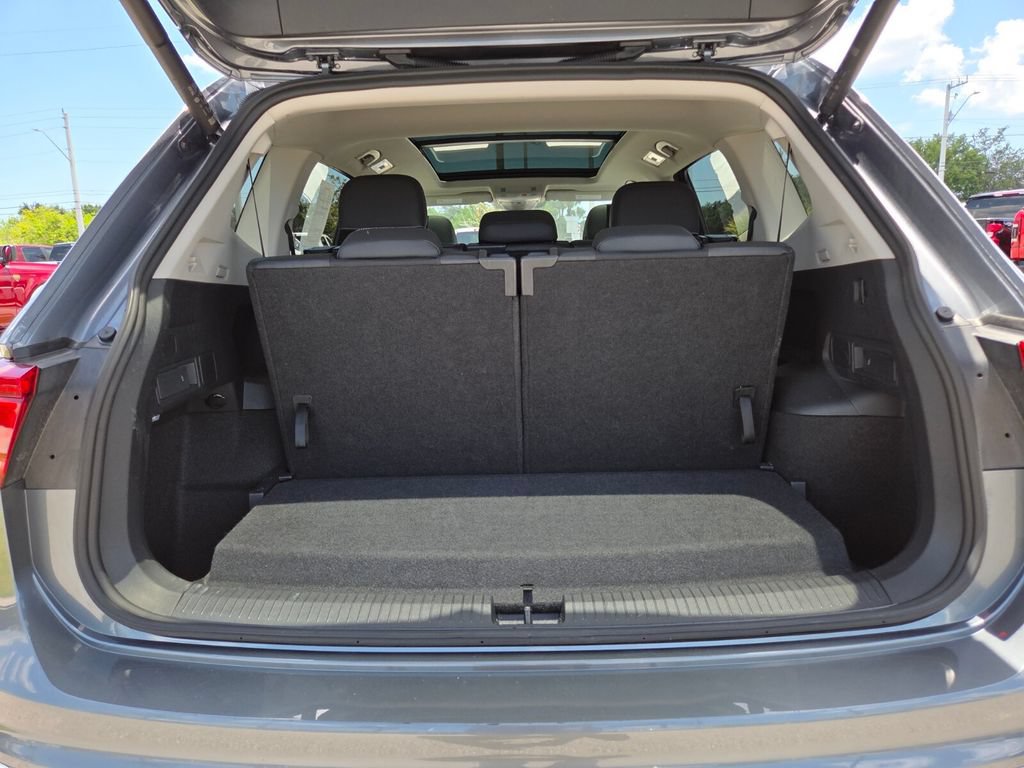 Used 2024 Volkswagen Tiguan SE FWD image 21
