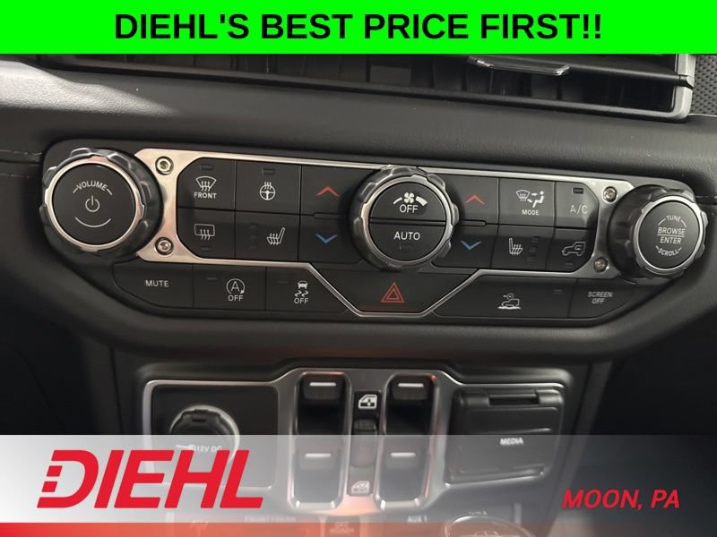 New 2026 Jeep Gladiator Rubicon w/ Steel Power Dome Hood Package AWD/4WD image 30