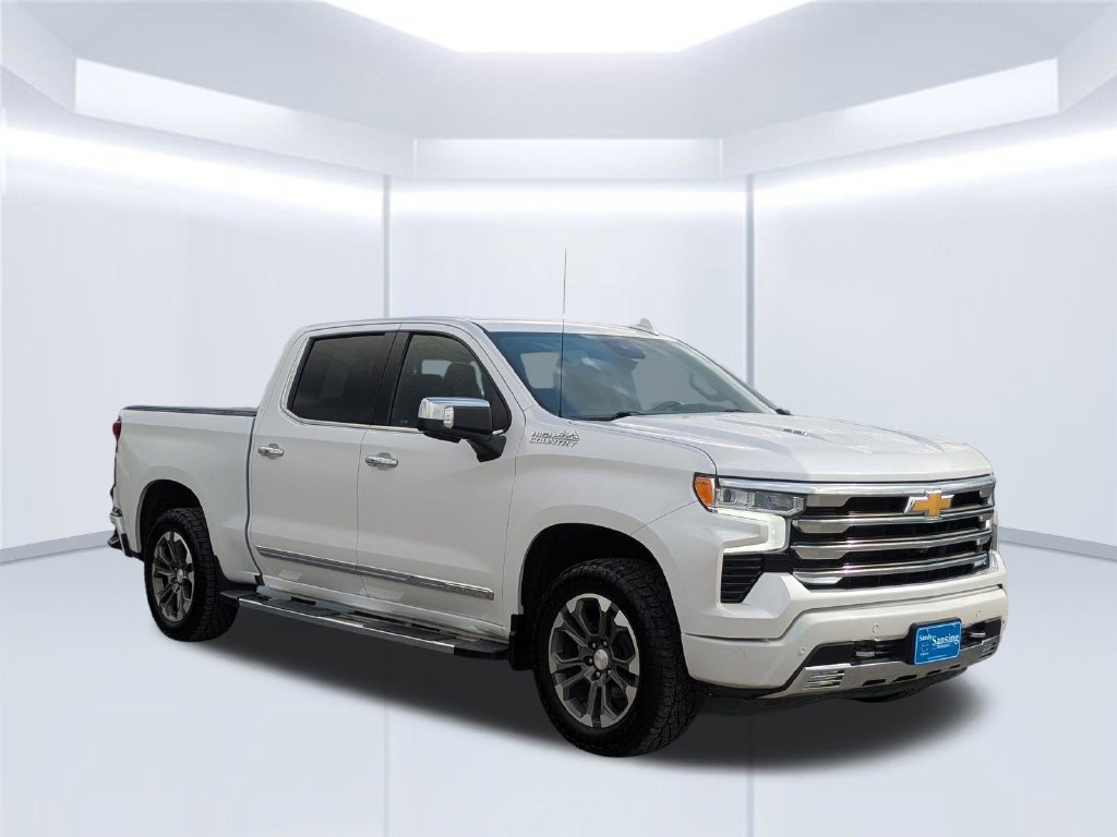 Used 2023 Chevrolet Silverado 1500 High Country w/ Technology Package AWD/4WD image 8