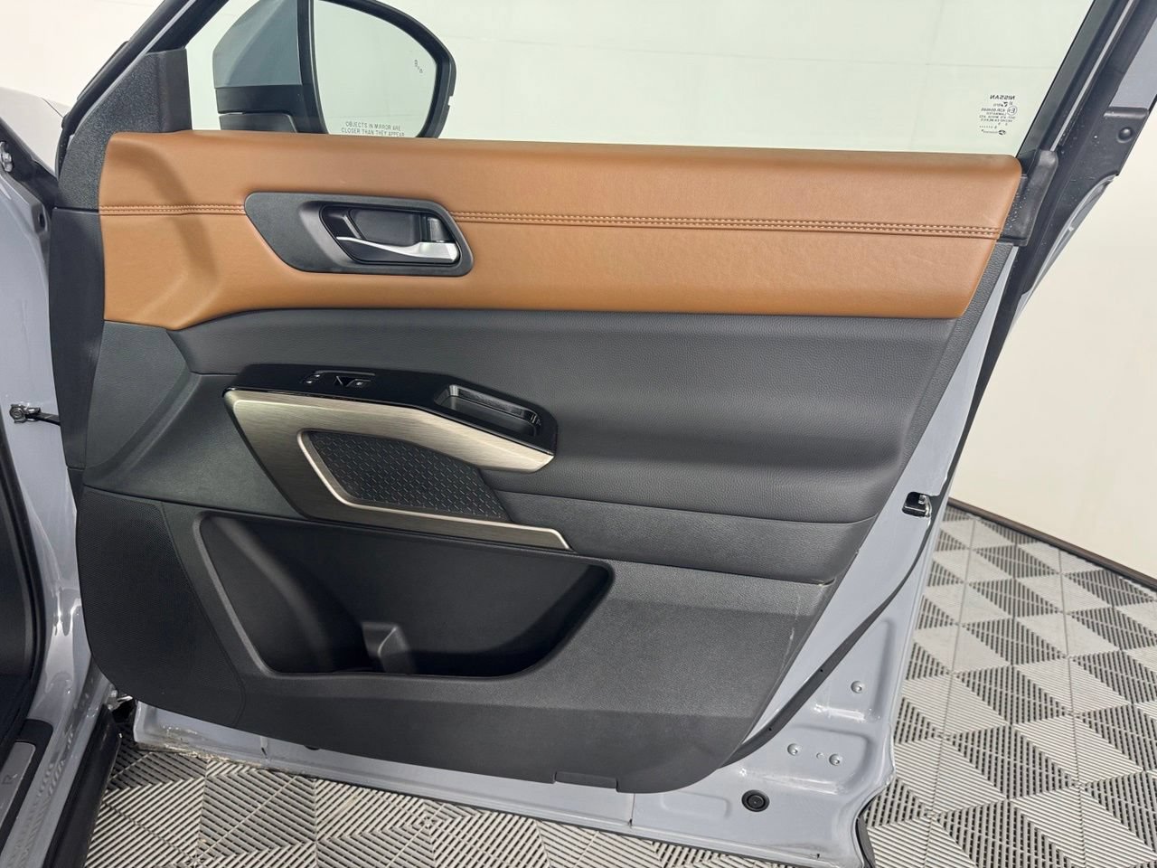 Used 2025 Nissan Pathfinder Platinum w/ Cargo Package FWD image 37