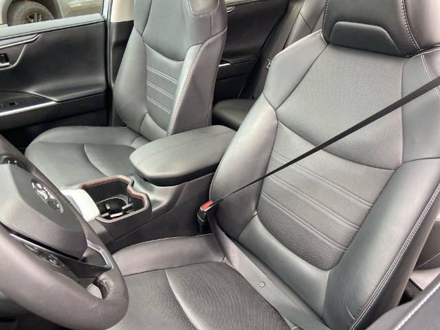 Used 2022 Toyota RAV4 Limited FWD image 15