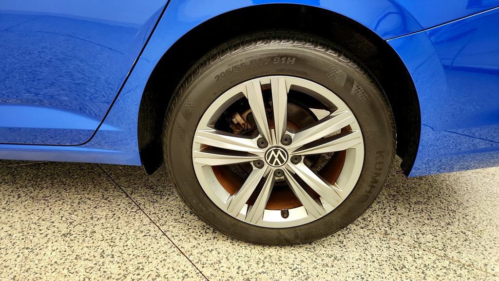 Used 2024 Volkswagen Jetta SE FWD image 9