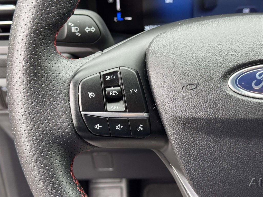 Used 2024 Ford Escape ST-Line w/ Cold Weather Package image 11