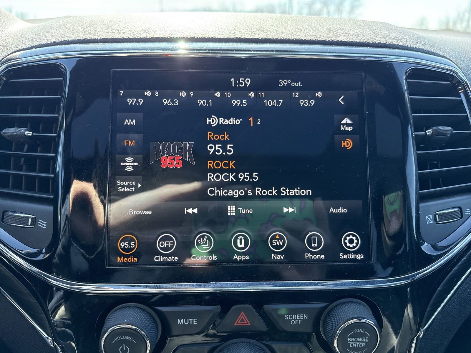 Used 2021 Jeep Grand Cherokee Limited image 16