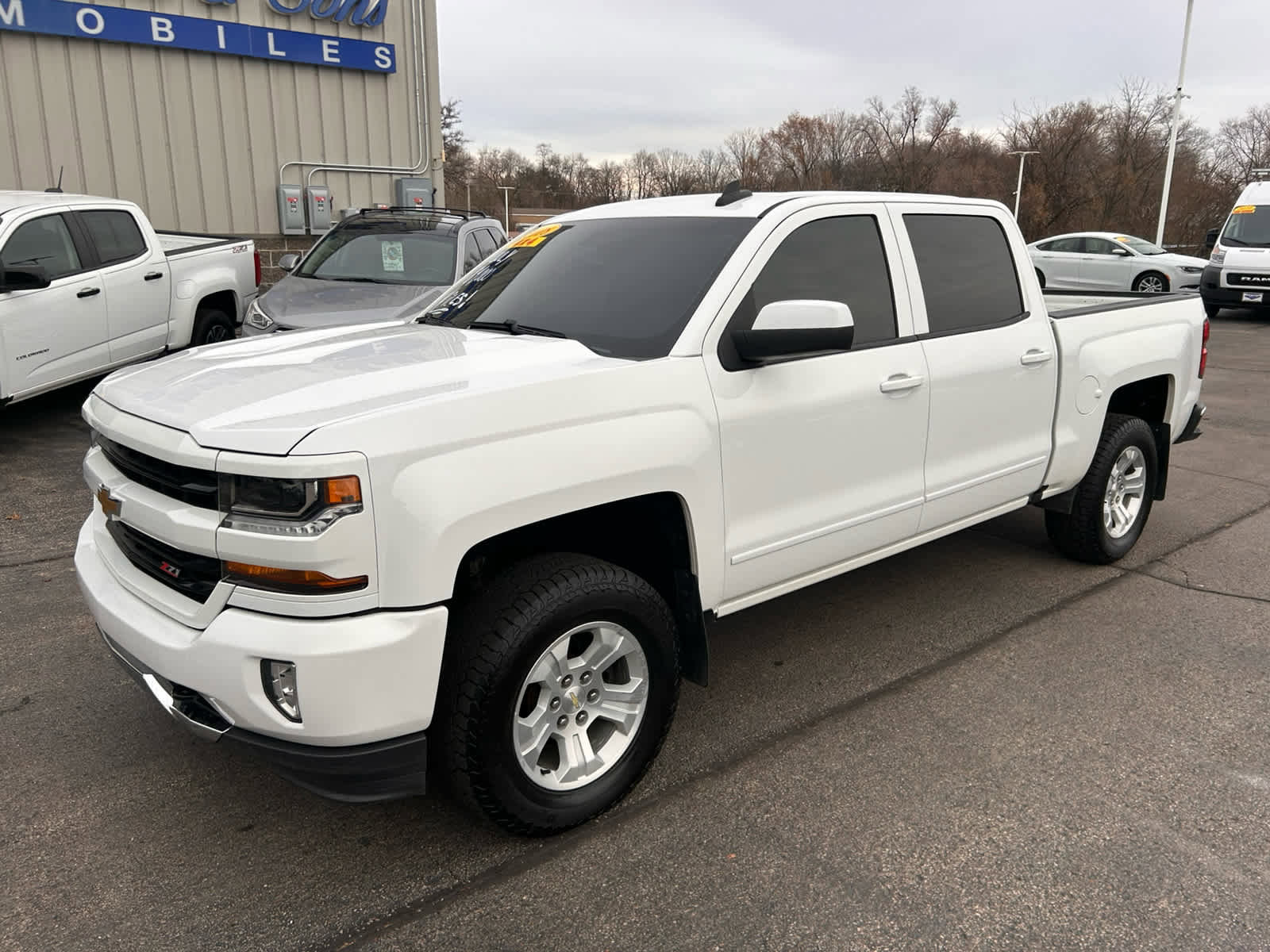 Used 2018 Chevrolet Silverado 1500 LT w/ All Star Edition image 7