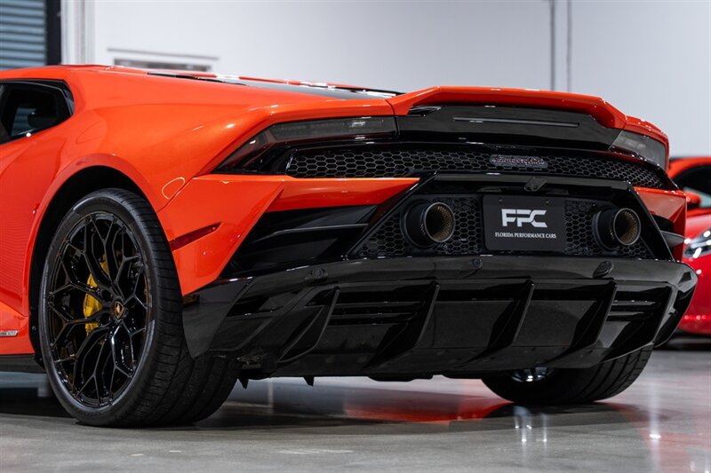 Used 2021 Lamborghini Huracan EVO AWD/4WD image 14