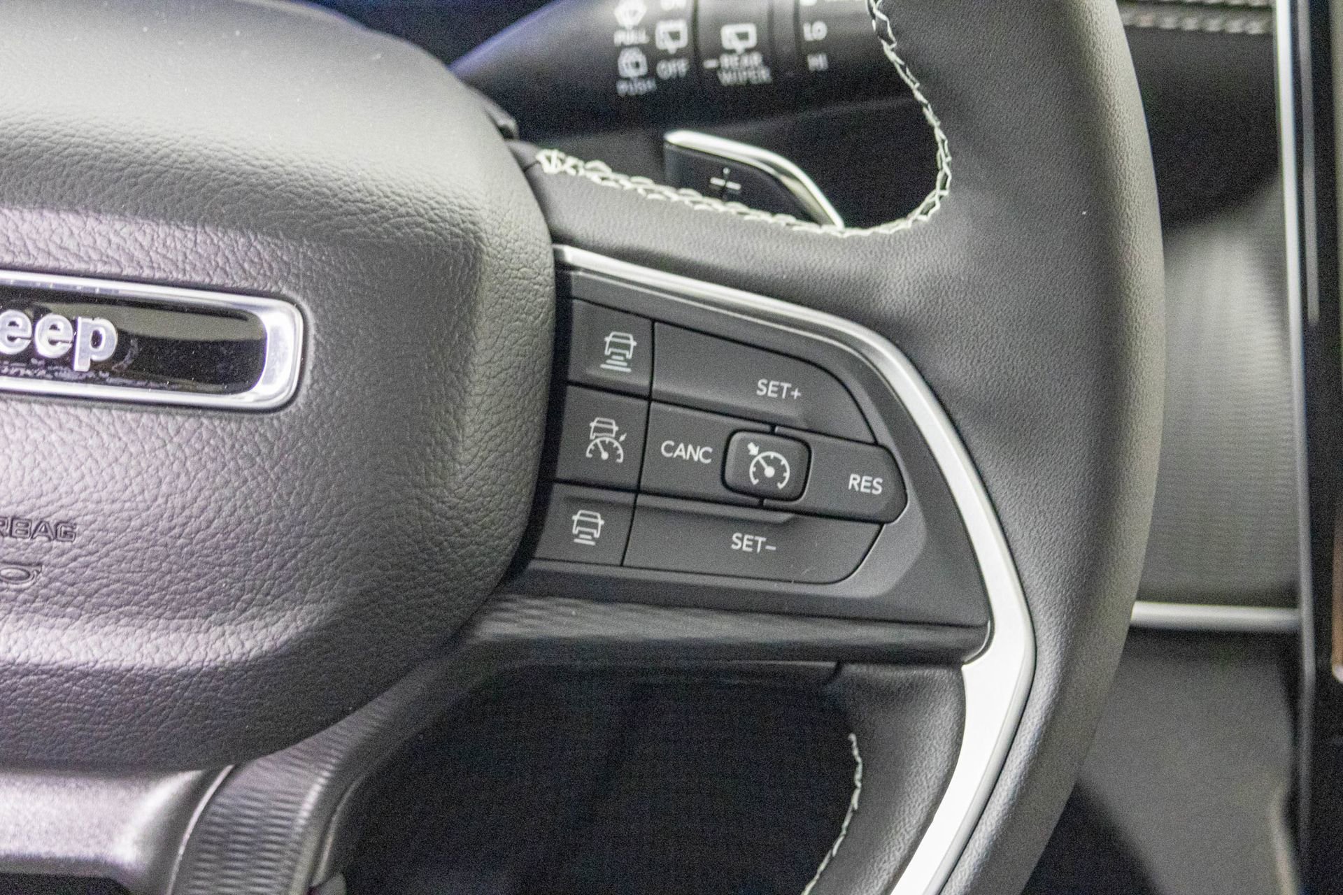 New 2025 Jeep Grand Cherokee Altitude image 32