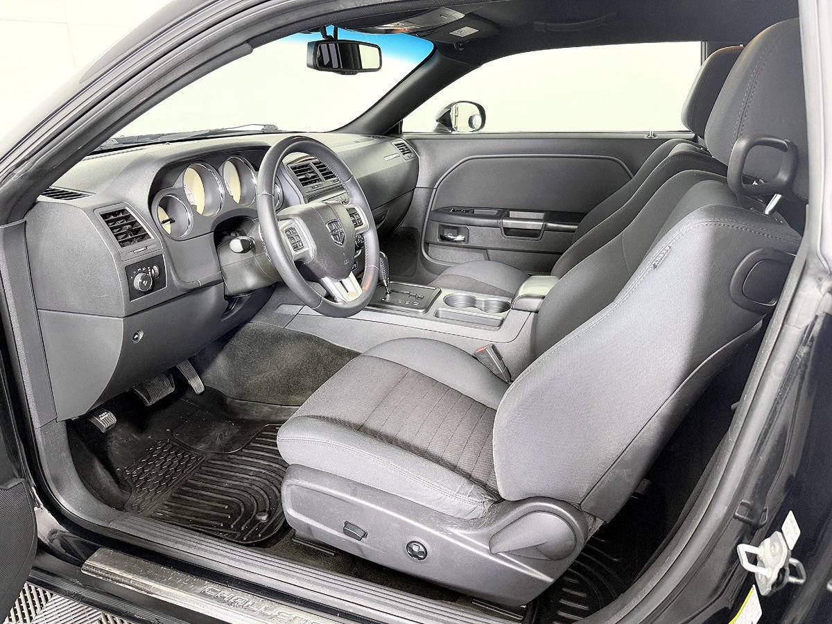Used 2012 Dodge Challenger R/T RWD image 33