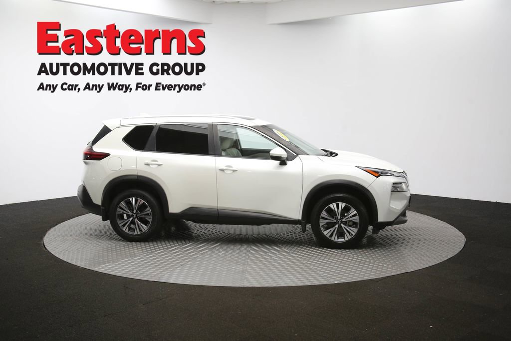 Used 2022 Nissan Rogue SV w/ SV Premium Package image 47