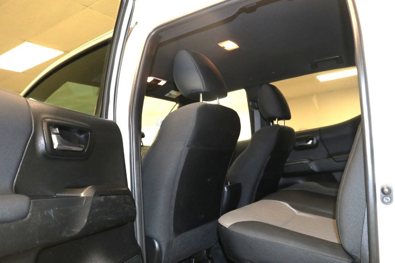 Used 2022 Toyota Tacoma TRD Off-Road image 70