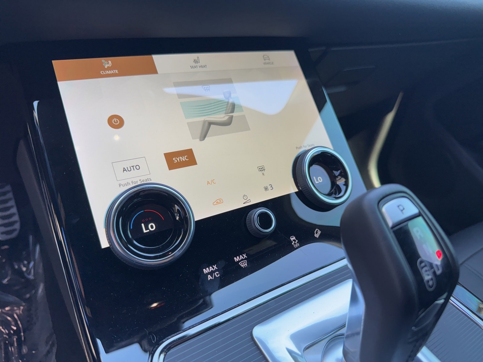 Used 2023 Land Rover Range Rover Evoque R-Dynamic SE image 20