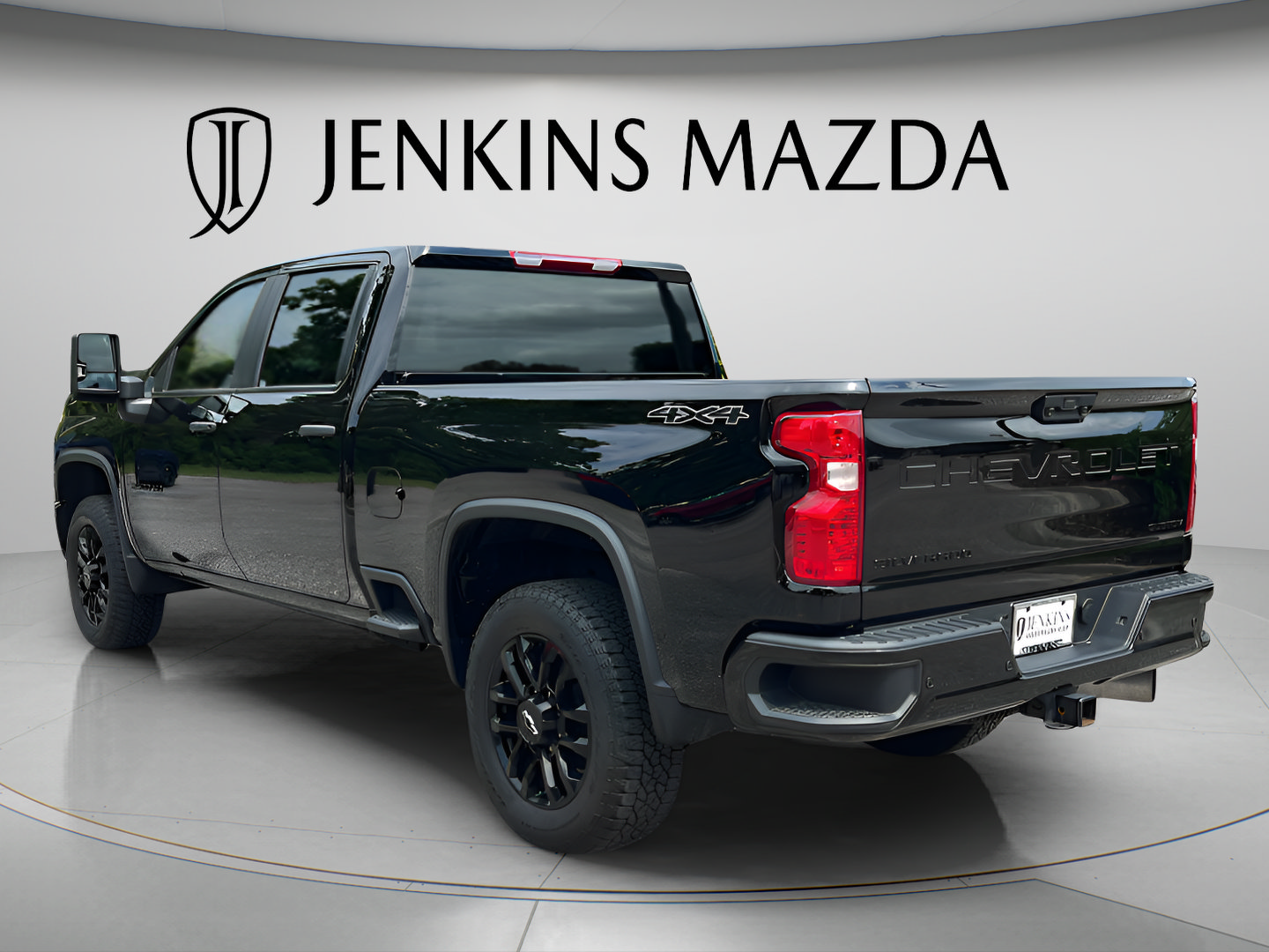 Used 2025 Chevrolet Silverado 2500 Custom w/ Custom Value Package AWD/4WD image 5