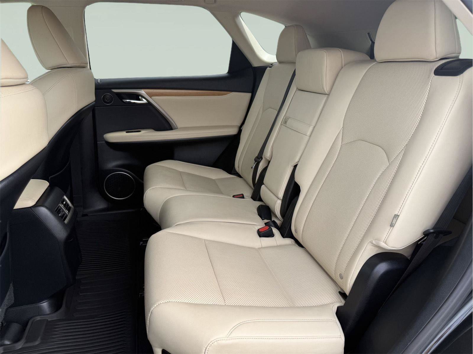 Certified 2022 Lexus RX 350L Premium w/ Premium Package AWD/4WD image 17