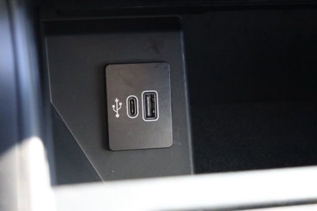 Used 2025 Ford F150 Lariat w/ Bed Utility Package image 27