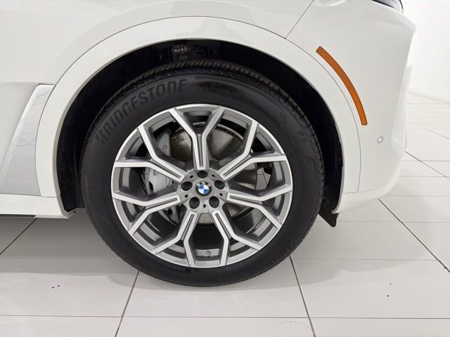 Used 2026 BMW X7 xDrive40i w/ Premium Package image 49