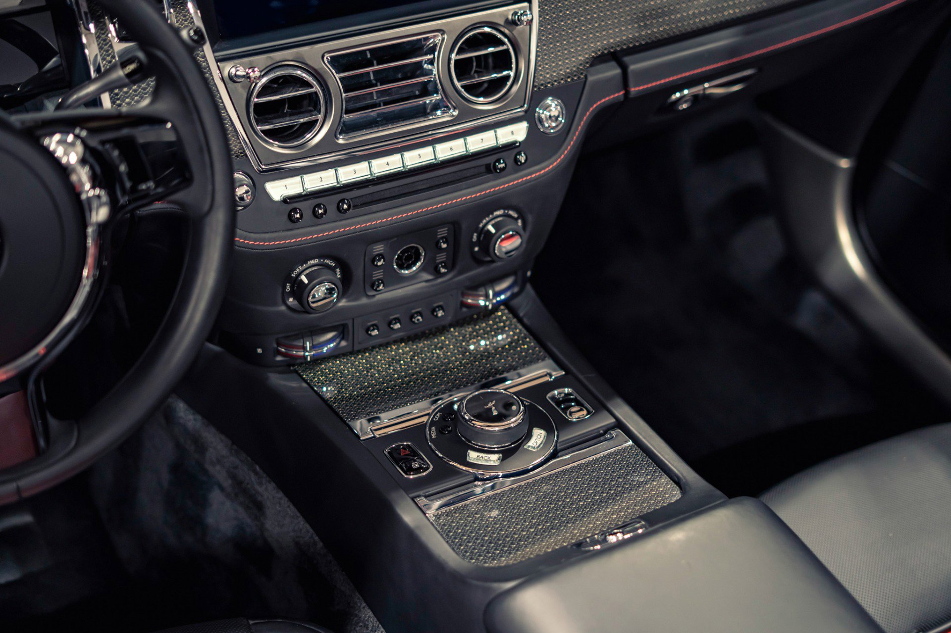 Used 2019 Rolls-Royce Dawn image 8