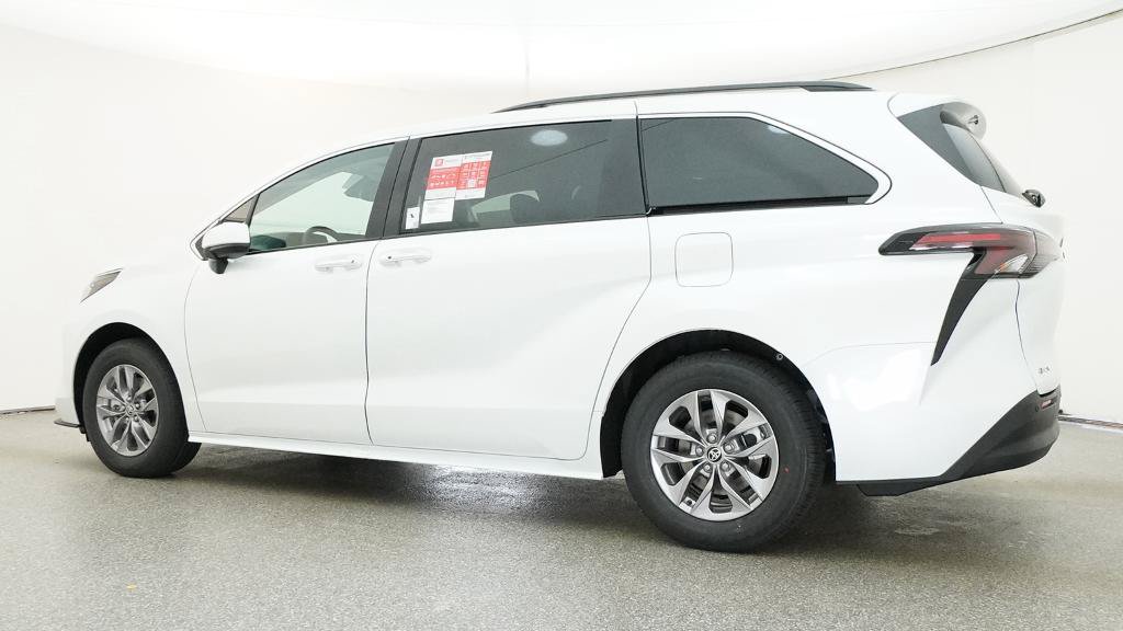 New 2026 Toyota Sienna XLE FWD image 23