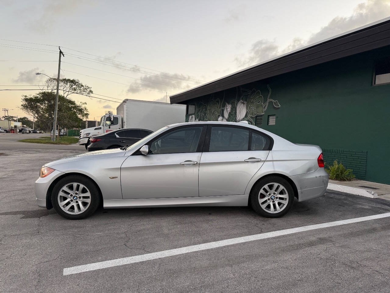 Used 2006 BMW 325i Sedan RWD image 3